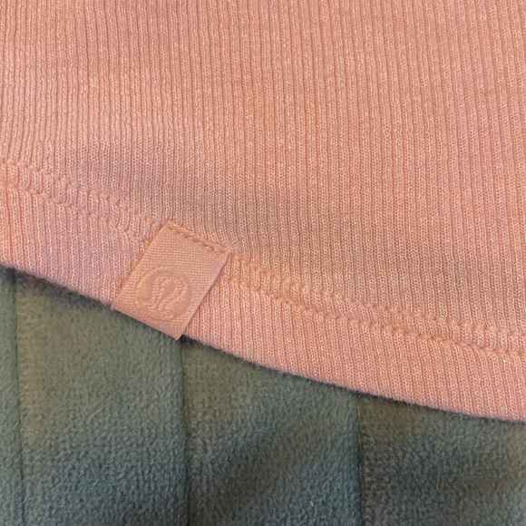 Hold Tight Cropped Tank Top - Picture 4 of 5